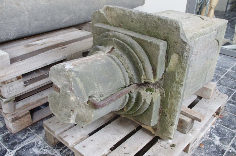 Hrad Hartenberg sloup